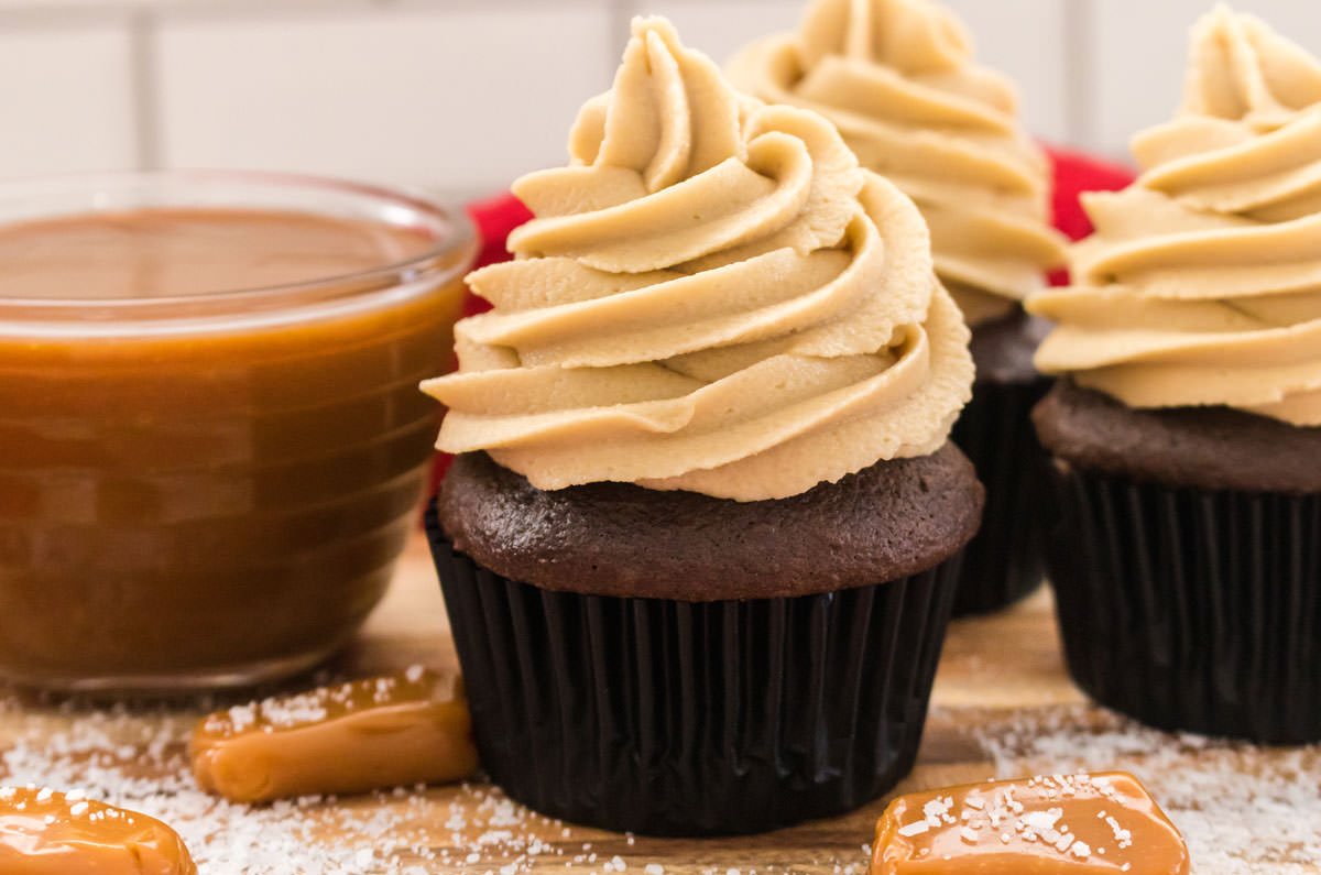 Sweet & Salty: Salted Caramel Buttercream for Fall & Chocolate Cakes